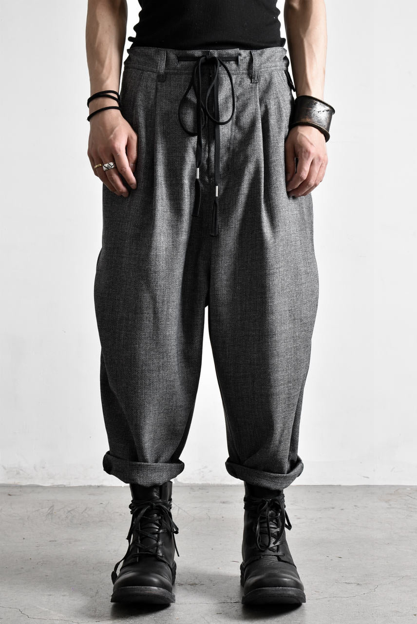 画像をギャラリービューアに読み込む, N/07 "MAUSK Detail" Three Dimensional Wide Tuck / Dart Cropped Pants #2 (GREY)