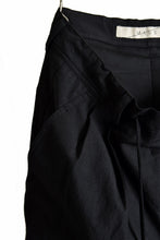画像をギャラリービューアに読み込む, N/07 "MAUSK Detail"  Three Dimensional Wide Tuck & Dart Cropped Pants with Draw Code (BLACK)