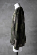 Load image into Gallery viewer, ISAMU KATAYAMA BACKLASH PATCHWORK-PRODUCTION JERSEY TOPS (KHAKI)