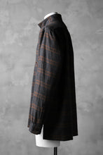 Load image into Gallery viewer, COLINA GARDENER CHECK SHIRT / SOFT FLANNEL (GREY x BROWN)