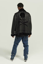 画像をギャラリービューアに読み込む, mastermind WORLD x ALPHA INDUSTRIES SYNTHETIC MOUTON HEAVY JACKET (BLACK)