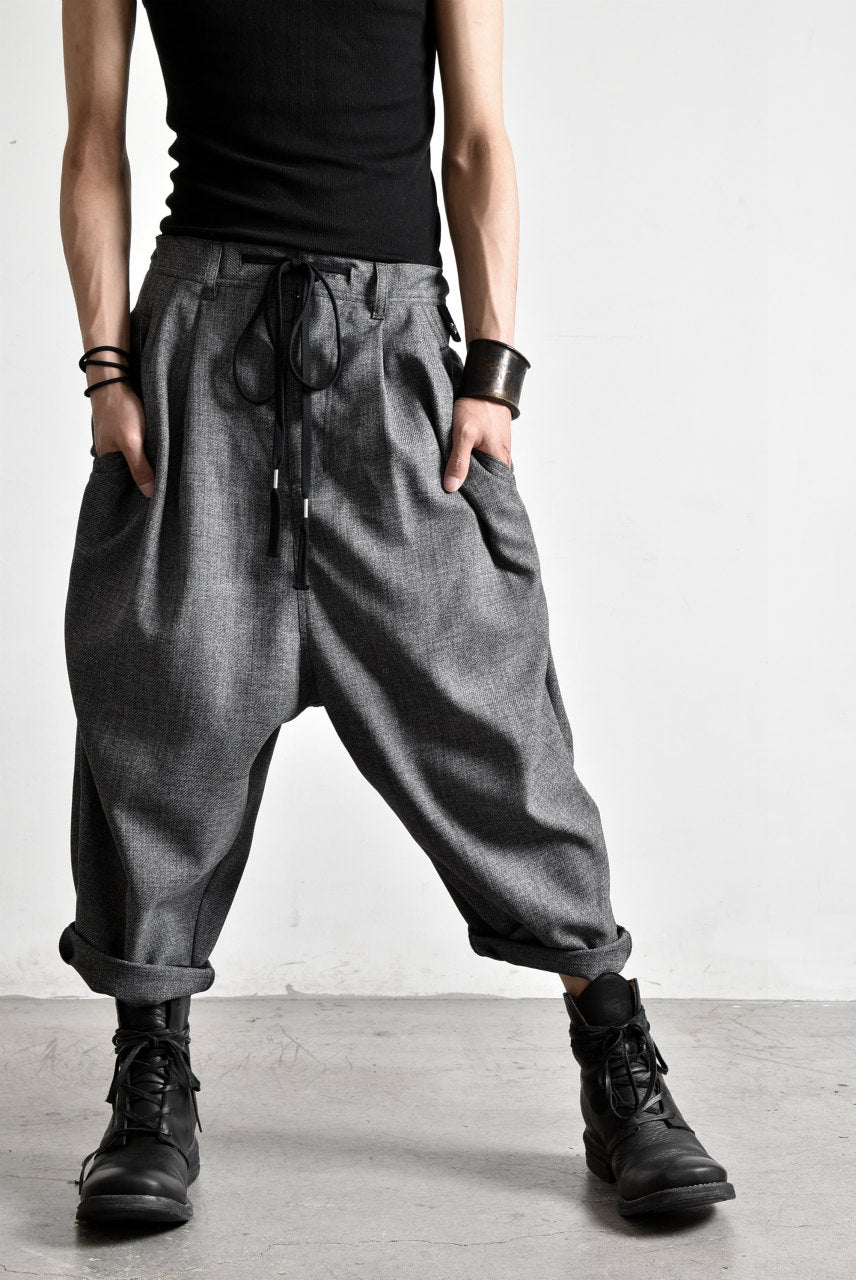 画像をギャラリービューアに読み込む, N/07 "MAUSK Detail" Three Dimensional Wide Tuck / Dart Cropped Pants #2 (GREY)