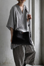 画像をギャラリービューアに読み込む, ierib exclusive practical-583 shoulder bag / Natural Camel (BLACK)