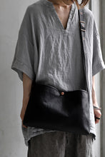 画像をギャラリービューアに読み込む, ierib exclusive practical-583 shoulder bag / Natural Camel (BLACK)