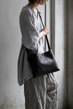 画像をギャラリービューアに読み込む, ierib exclusive practical-583 shoulder bag / Natural Camel (BLACK)
