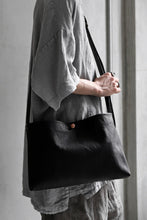 画像をギャラリービューアに読み込む, ierib exclusive practical-583 shoulder bag / Natural Camel (BLACK)