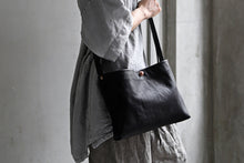 画像をギャラリービューアに読み込む, ierib exclusive practical-583 shoulder bag / Natural Camel (BLACK)