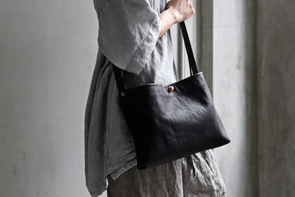 画像をギャラリービューアに読み込む, ierib exclusive practical-583 shoulder bag / Natural Camel (BLACK)