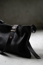 画像をギャラリービューアに読み込む, ierib exclusive practical-583 shoulder bag / Natural Camel (BLACK)