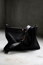 画像をギャラリービューアに読み込む, ierib exclusive practical-583 shoulder bag / Natural Camel (BLACK)
