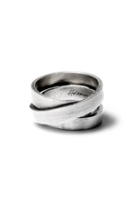 画像をギャラリービューアに読み込む, Holzpuppe Triple banded silver ring with unique texture