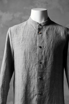 Load image into Gallery viewer, blackcrow band collar linen check shirt / sumi dyed (carbon)