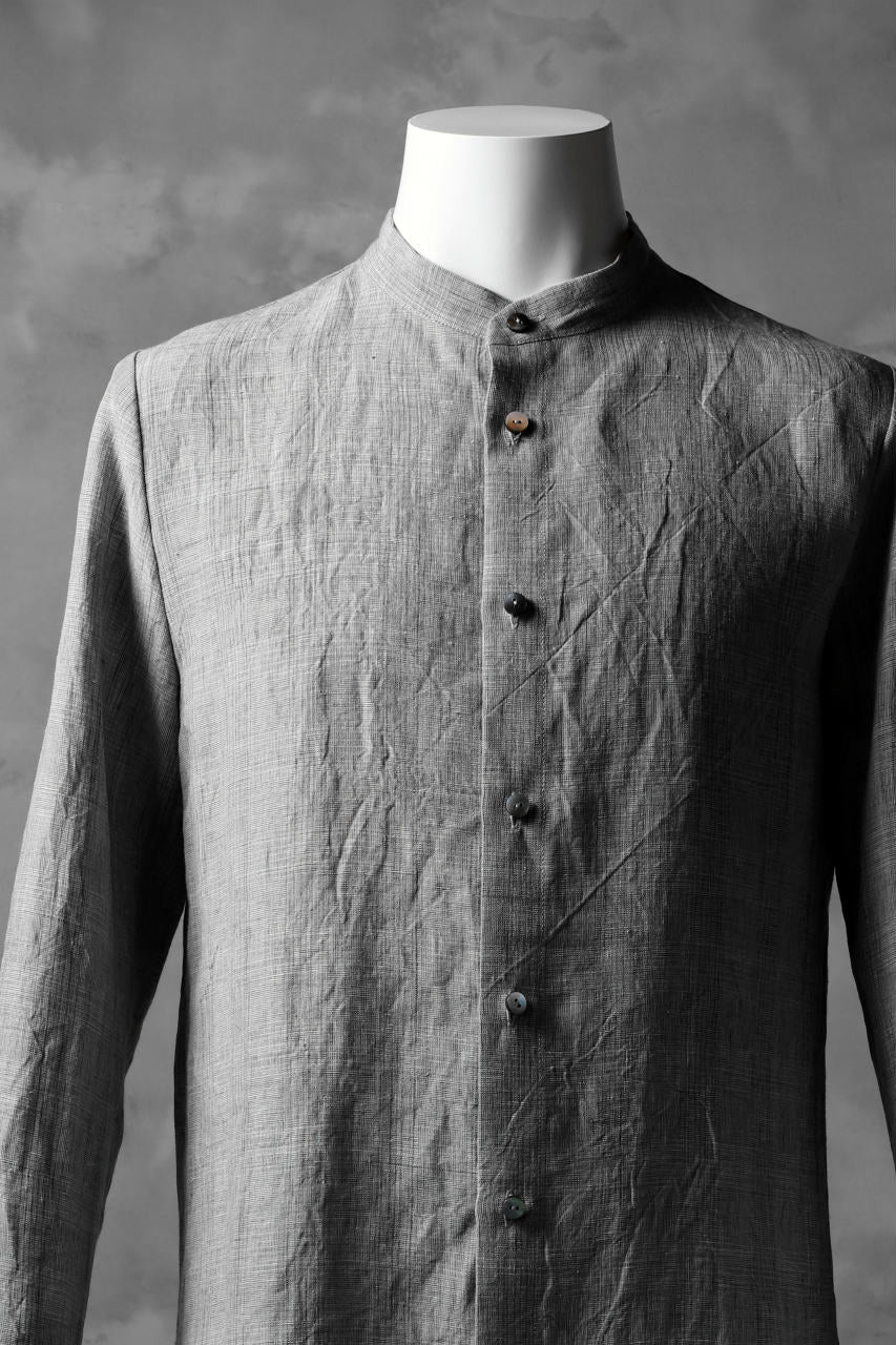 Load image into Gallery viewer, blackcrow band collar linen check shirt / sumi dyed (carbon)