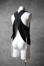 Load image into Gallery viewer, KLASICA CROSS BACK POCKET VEST / RAMIE (CARBON)