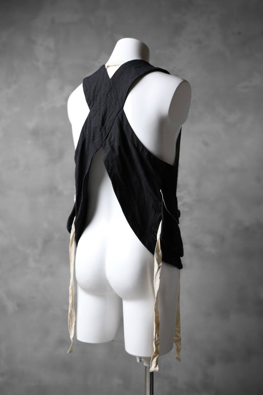 Load image into Gallery viewer, KLASICA CROSS BACK POCKET VEST / RAMIE (CARBON)