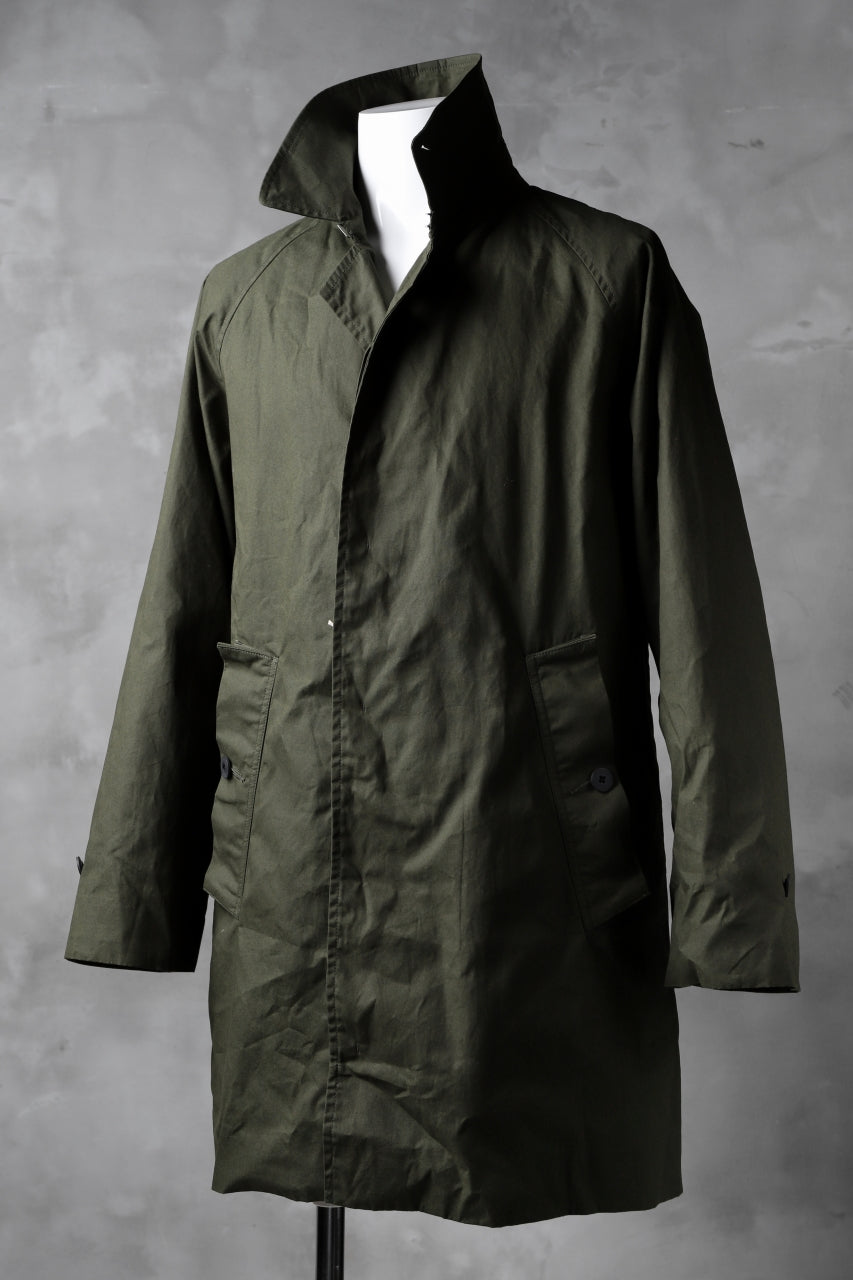 Load image into Gallery viewer, KLASICA BURRY MAC COAT / PARAFFINED COTTON (OLIVE)