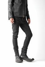 画像をギャラリービューアに読み込む, thomkrom OVERLOCKED BIAS FRONT SKINNY / STRETCH DENIM (BLACK)