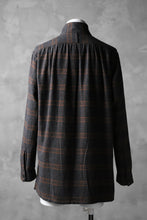 Load image into Gallery viewer, COLINA GARDENER CHECK SHIRT / SOFT FLANNEL (GREY x BROWN)