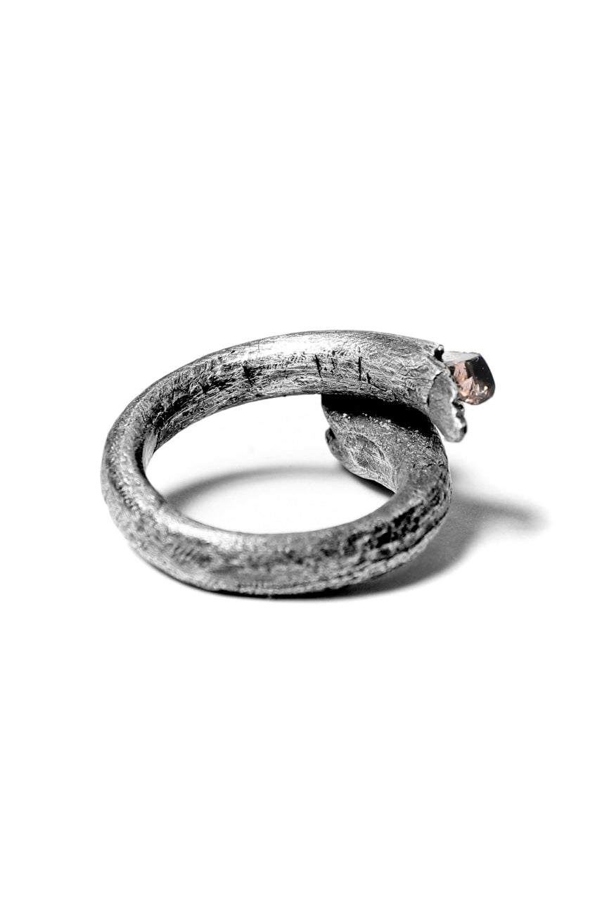 Holzpuppe exclusive Bone ring with Smoke Quartz
