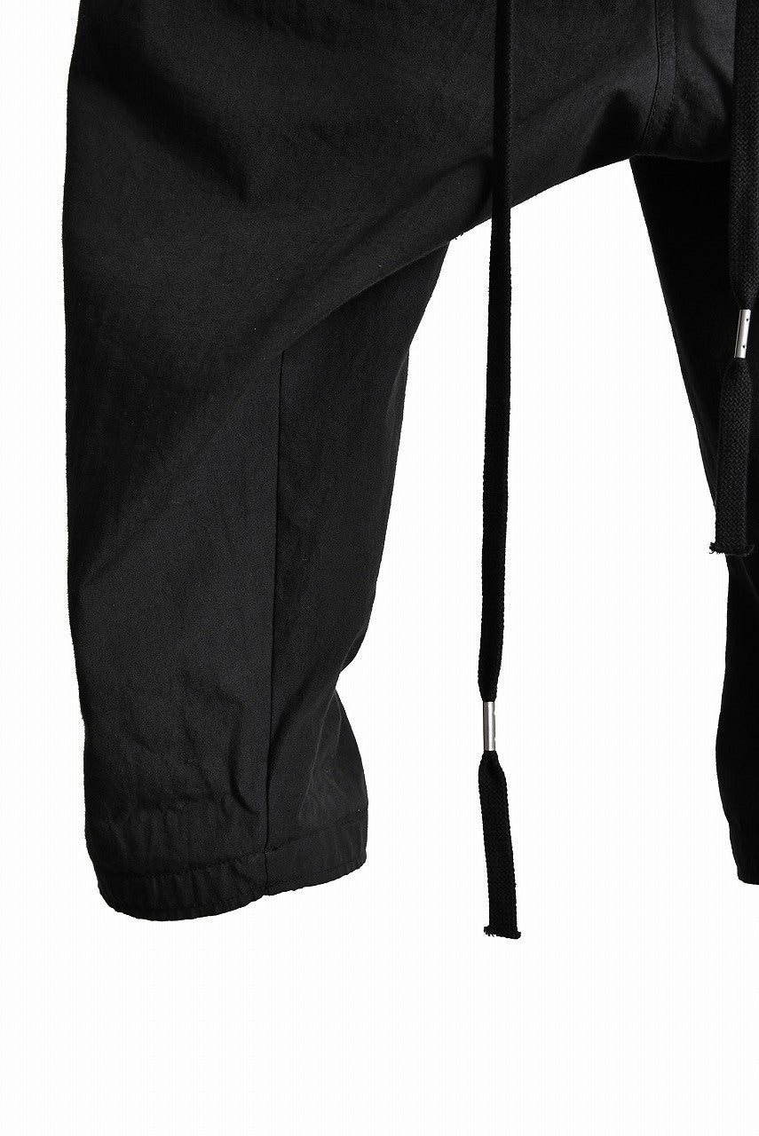 画像をギャラリービューアに読み込む, N/07 "MAUSK Detail"  Three Dimensional Wide Tuck & Dart Cropped Pants with Draw Code (BLACK)