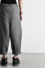 画像をギャラリービューアに読み込む, N/07 "MAUSK Detail" Three Dimensional Wide Tuck / Dart Cropped Pants #2 (GREY)