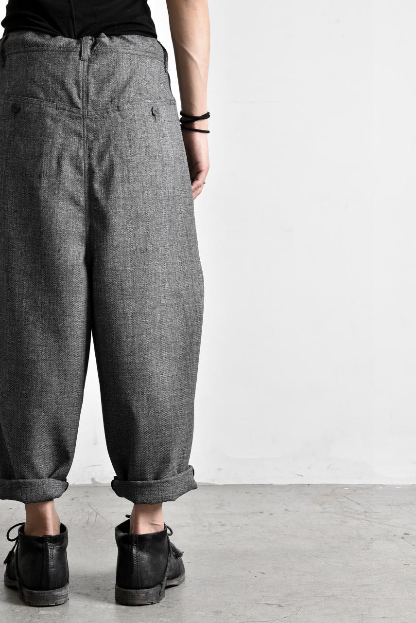 画像をギャラリービューアに読み込む, N/07 "MAUSK Detail" Three Dimensional Wide Tuck / Dart Cropped Pants #2 (GREY)