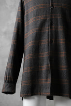Load image into Gallery viewer, COLINA GARDENER CHECK SHIRT / SOFT FLANNEL (GREY x BROWN)