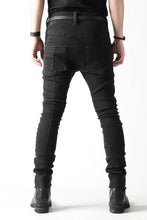 画像をギャラリービューアに読み込む, thomkrom OVER LOCKED SKINNY TROUSERS / FADE STRETCH DENIM (BLACK)