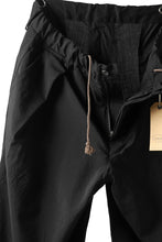 画像をギャラリービューアに読み込む, COLINA W-TUCK PANTS / WASHABLE WOOL TROPICAL (BLACK)