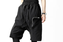 画像をギャラリービューアに読み込む, thomkrom RADICAL ZIP-POC DROPCROTCH SHORTS (BLACK)