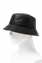 画像をギャラリービューアに読み込む, ISAMU KATAYAMA BACKLASH BUCKET HAT / MONOCHROME LUXURY STEER (BLACK)