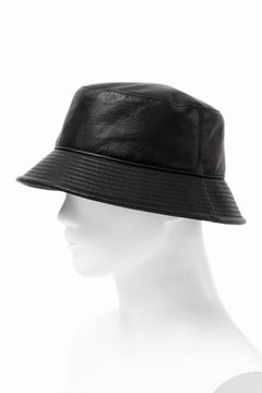 画像をギャラリービューアに読み込む, ISAMU KATAYAMA BACKLASH BUCKET HAT / MONOCHROME LUXURY STEER (BLACK)