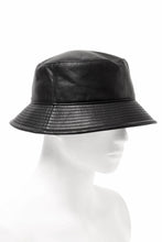 画像をギャラリービューアに読み込む, ISAMU KATAYAMA BACKLASH BUCKET HAT / MONOCHROME LUXURY STEER (BLACK)