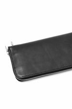 Load image into Gallery viewer, ISAMU KATAYAMA BACKLASH ROUND FASTNER WALLET / GUIDI HORSE BUTT (BLACK)