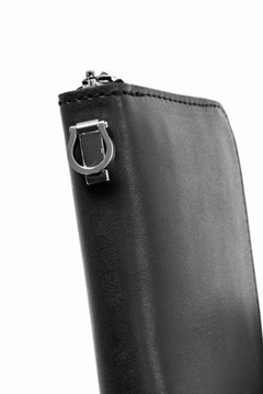 Load image into Gallery viewer, ISAMU KATAYAMA BACKLASH ROUND FASTNER WALLET / GUIDI HORSE BUTT (BLACK)