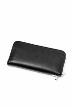 Load image into Gallery viewer, ISAMU KATAYAMA BACKLASH ROUND FASTNER WALLET / GUIDI HORSE BUTT (BLACK)