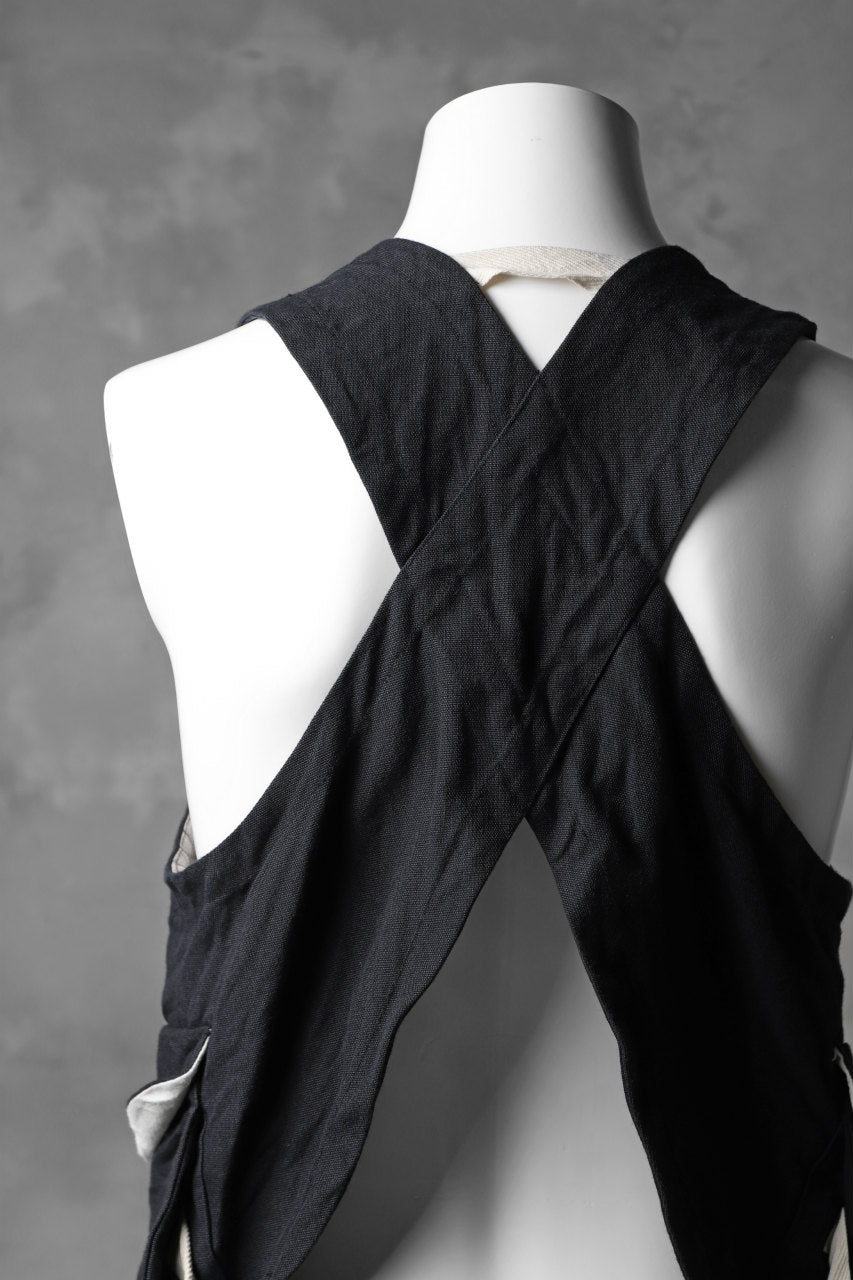 Load image into Gallery viewer, KLASICA CROSS BACK POCKET VEST / RAMIE (CARBON)