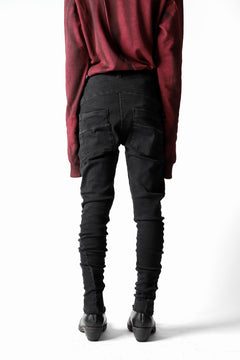 画像をギャラリービューアに読み込む, thomkrom OVERLOCKED SKINNY TROUSERS / STRETCH DENIM (BLACK)