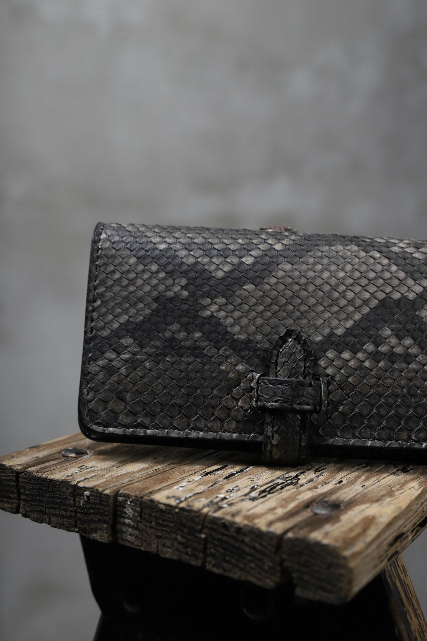画像をギャラリービューアに読み込む, ISAMU KATAYAMA BACKLASH SMART PHONE CASE/PURSE (SUMI DYED PYTHON)
