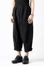 画像をギャラリービューアに読み込む, YUTA MATSUOKA easy darts pants / sofa linen (black)