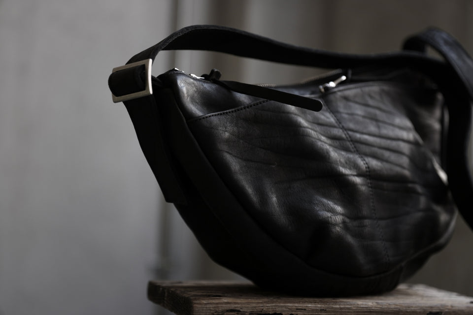 Load image into Gallery viewer, ISAMU KATAYAMA BACKLASH SHOULDER BAG / DOUBLE-SHOULDER OBJECT DYED (BLACK)