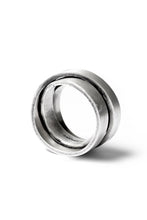 画像をギャラリービューアに読み込む, Holzpuppe Triple banded silver ring with unique texture