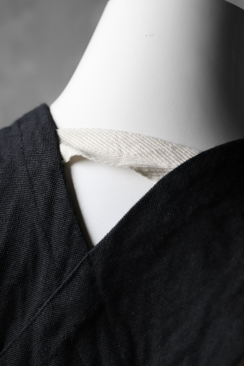 Load image into Gallery viewer, KLASICA CROSS BACK POCKET VEST / RAMIE (CARBON)