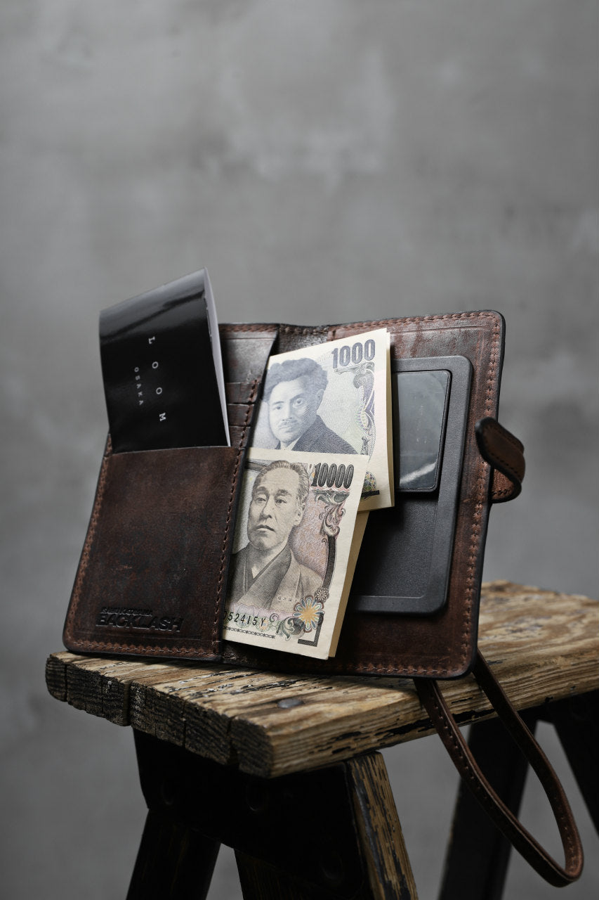 Load image into Gallery viewer, ISAMU KATAYAMA BACKLASH SMART PHONE CASE/PURSE / ITALY DOUBLE SHOULDER (DARK BROWN)