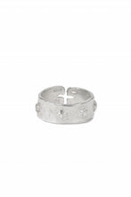 画像をギャラリービューアに読み込む, m.a+ silver stitched multiple cross ring / AG518/AG (SILVER)