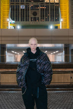 画像をギャラリービューアに読み込む, mastermind WORLD x Rocky Mountain Featherbed STAND DOWN JACKET (BLACK)