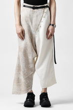 Load image into Gallery viewer, SOSNOVSKA ASYMMETRIC OVERWIDE PANTS (IVORY x BEIGE)
