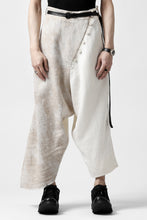 Load image into Gallery viewer, SOSNOVSKA ASYMMETRIC OVERWIDE PANTS (IVORY x BEIGE)