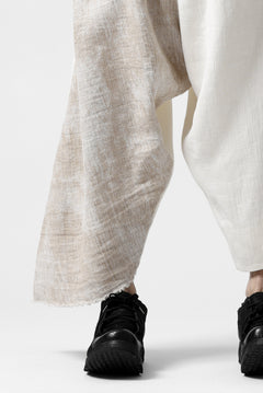 Load image into Gallery viewer, SOSNOVSKA ASYMMETRIC OVERWIDE PANTS (IVORY x BEIGE)