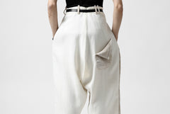 Load image into Gallery viewer, SOSNOVSKA ASYMMETRIC OVERWIDE PANTS (IVORY x BEIGE)